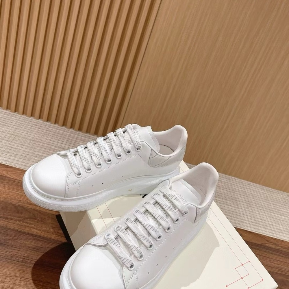Alexander McQueen Crackle Sneakers - Picture 2 of 4